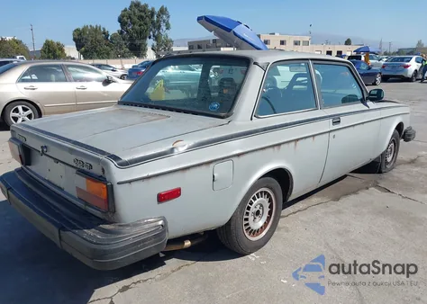 1978 Volvo 242 из США, поврежденный, VIN VC24245L1129550